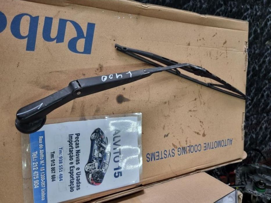 braço  ds escova de trás Mitsubishi L400