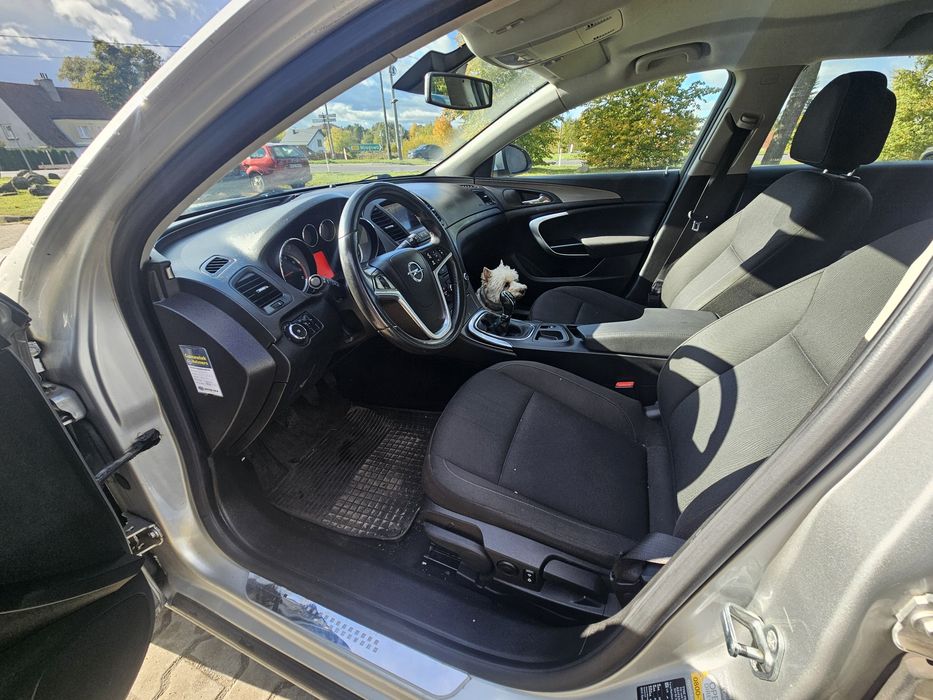 Opel Insignia 1.6 benzyna, 2010r. lekko uszkodzony