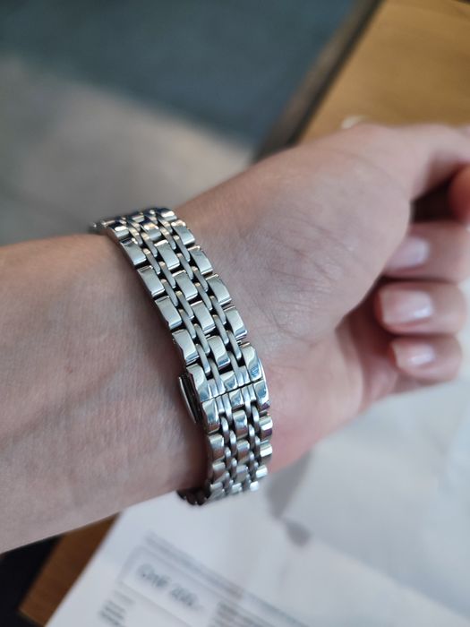 Продам милые женские часики Armani оригинал на гарантии!