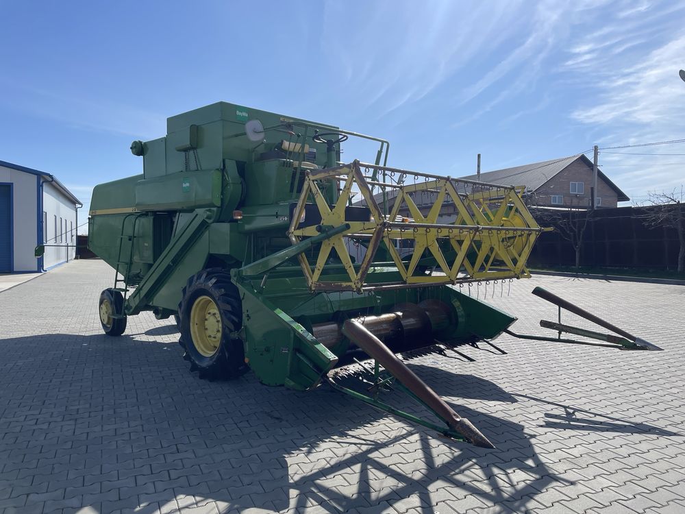 Комбайн John Deere 942