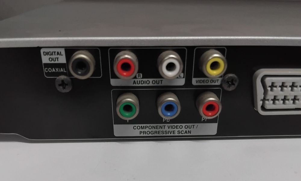 LG CD and DVD Player with Remote Control64551133219587123