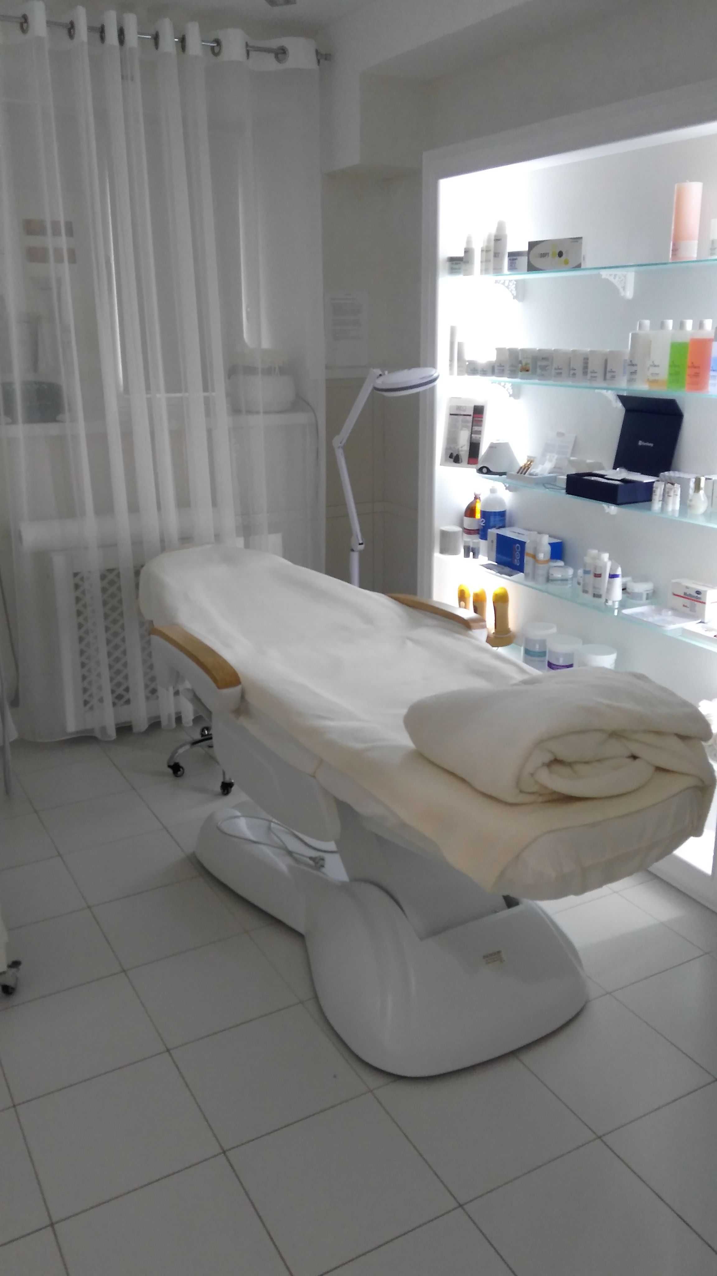 Продаж салону краси 54,1м2 з орендарями. ЖК "Буча Квартал".