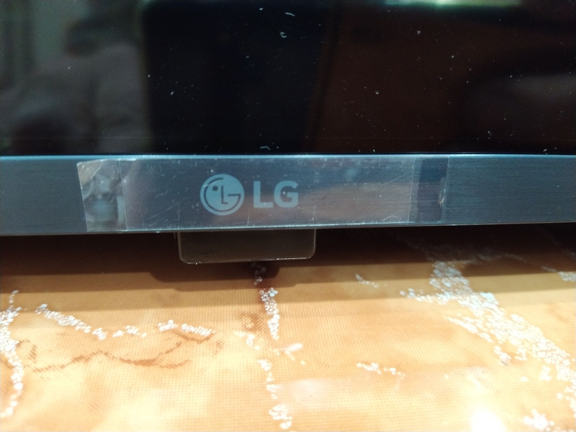 Smart TV LG 43UR78006LK casa quarto apartamento vivenda escritório.