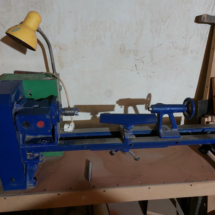 Токарний станок по дереву