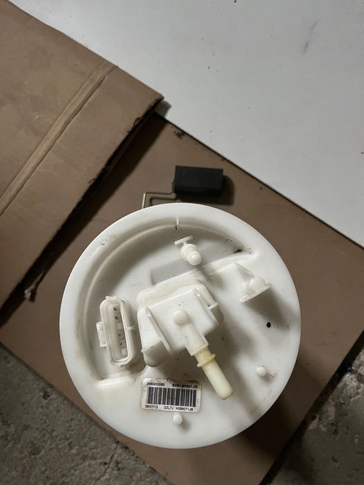 НАСОС ПАЛИВА FOCUS MK3 BV61-9H307-JD 0580200065