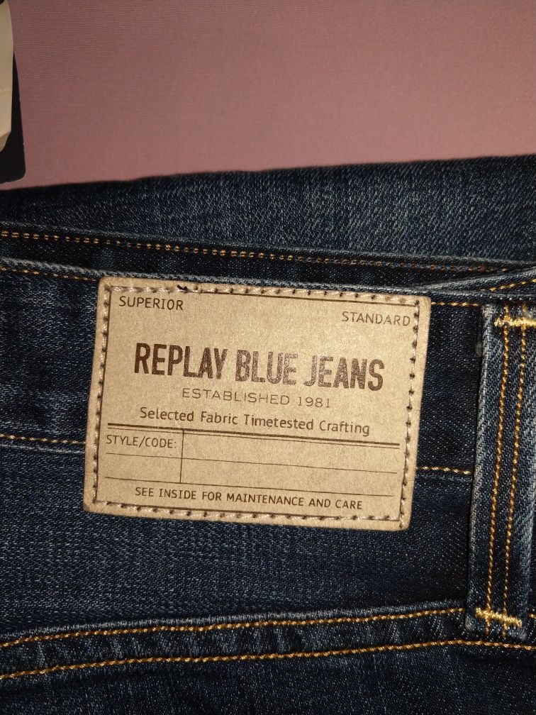 Wyprzedaż Spodnie męskie marki Replay.