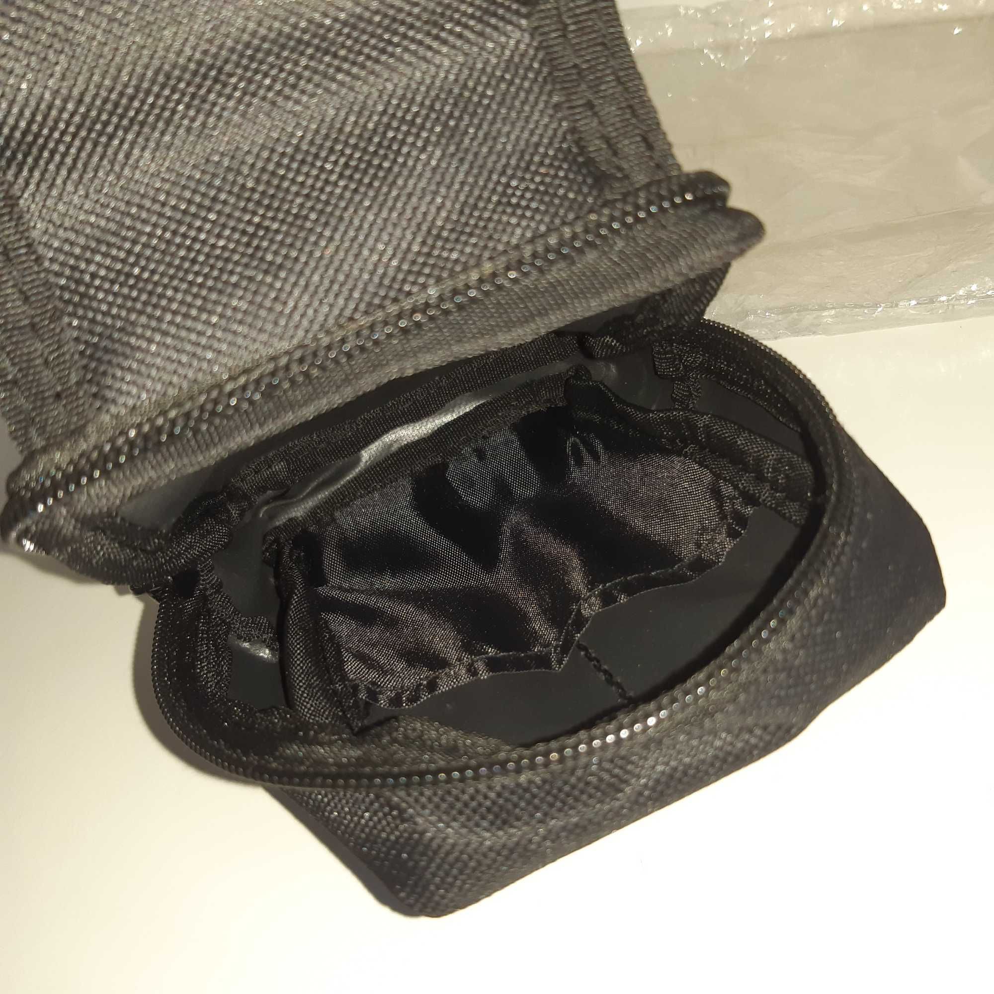 Pequena Bolsa Preta Nova p/ Cinto Cintura 13x10x5cm