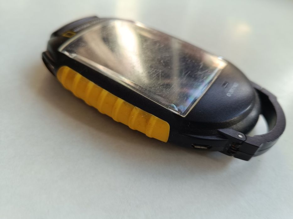 Ładowarka słoneczna z 4 różnymi ustawieniami światła