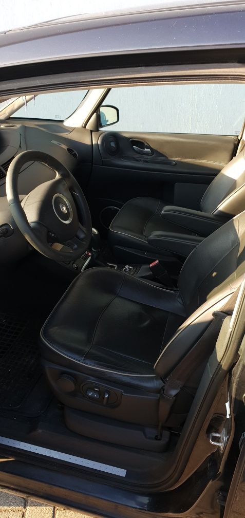 Renault espace 3.0 dci Initiale Paris full opcja automat DVD 7 miejsc