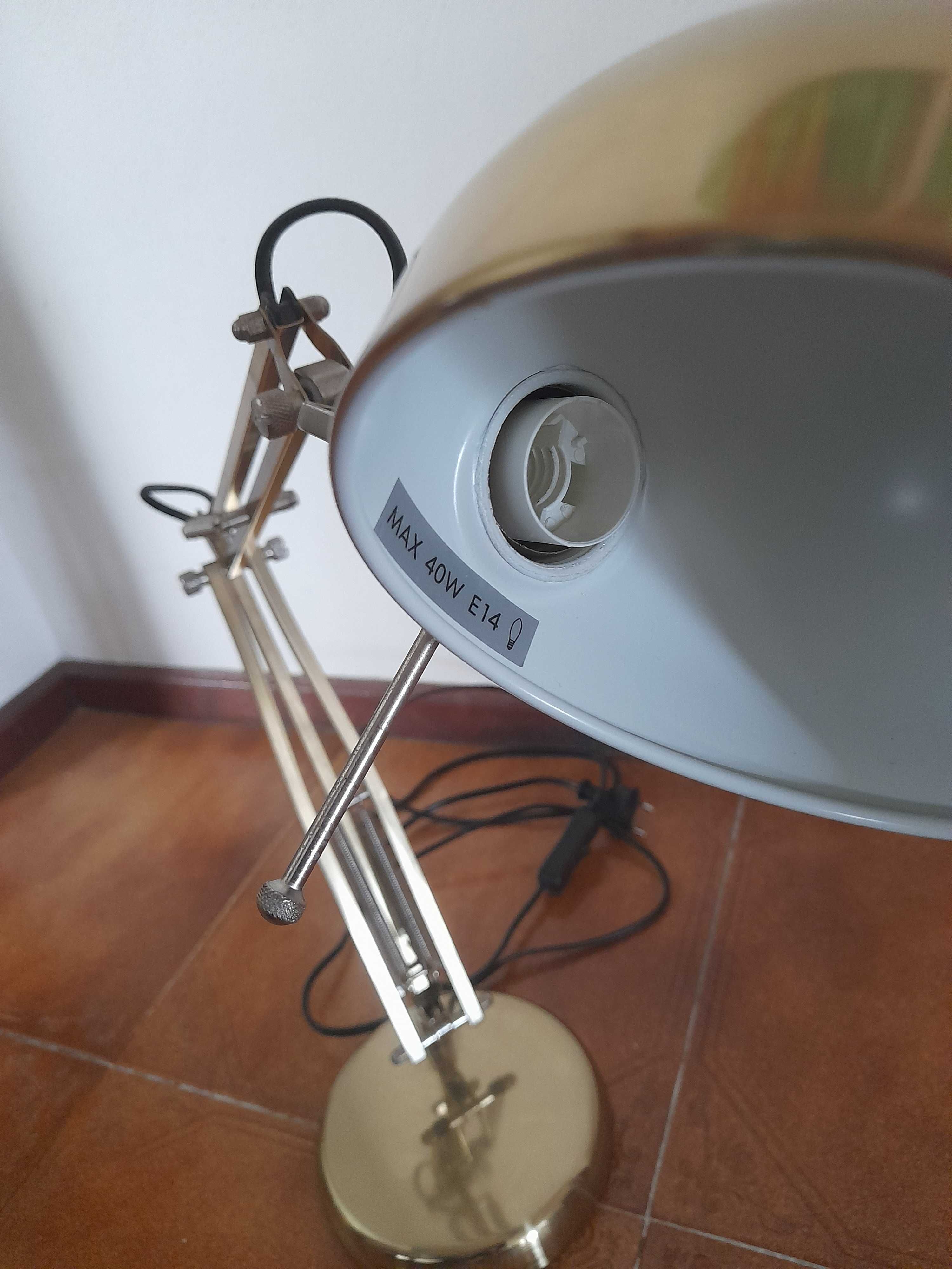 Candeeiro Articulado Retro