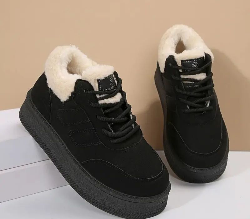 Нові! Жіночі зимові кросівки 40 р., 25,5 см.