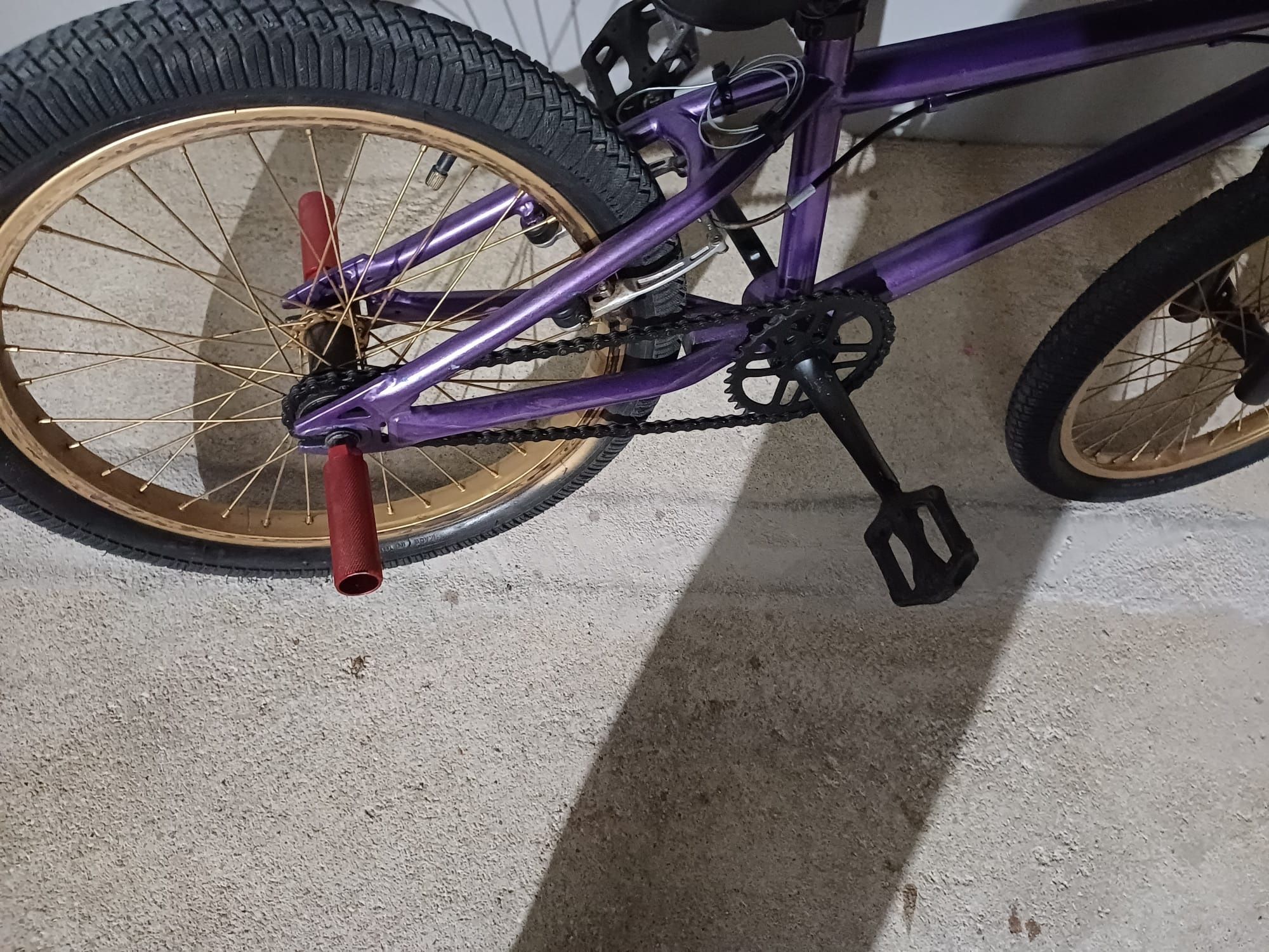 Bicicleta BMX com pouco uso