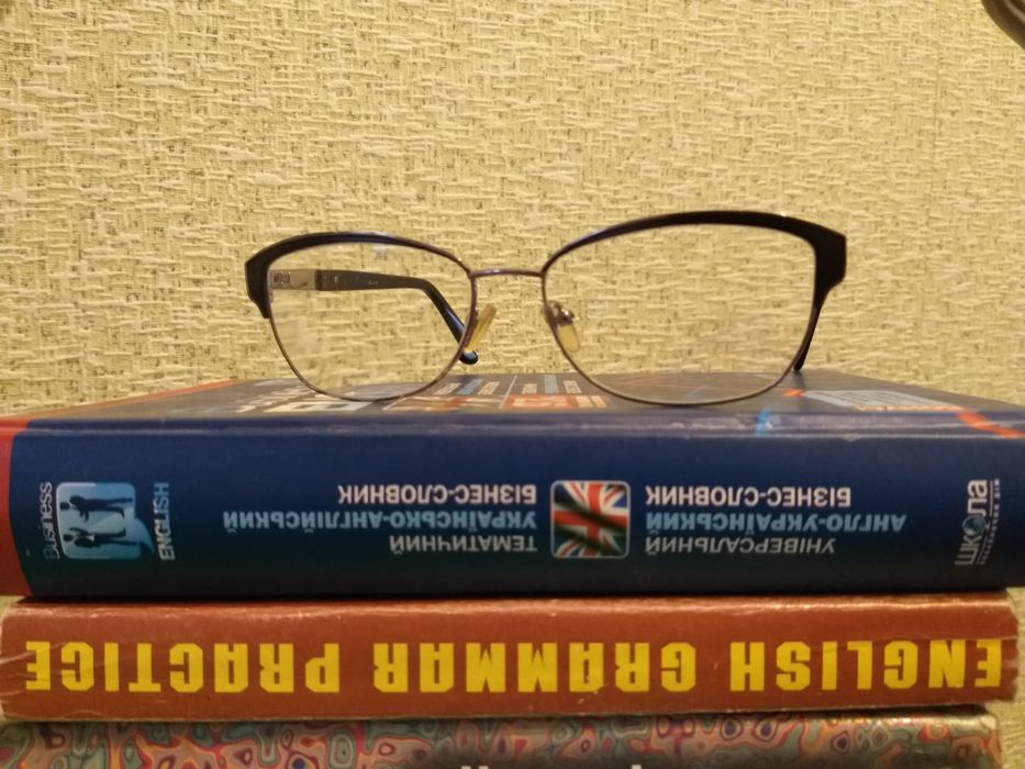 Нова оправа для окуляри