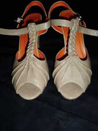 Sandálias de mulher (tom beje) - TAM 37 - 5€ para desocupar