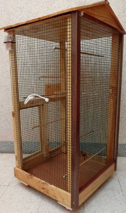 Gaiola nova feita à mão em madeira com leds e rodinhas