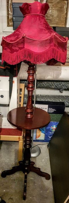 Lampa Stojaca Plus Stolik 2w1