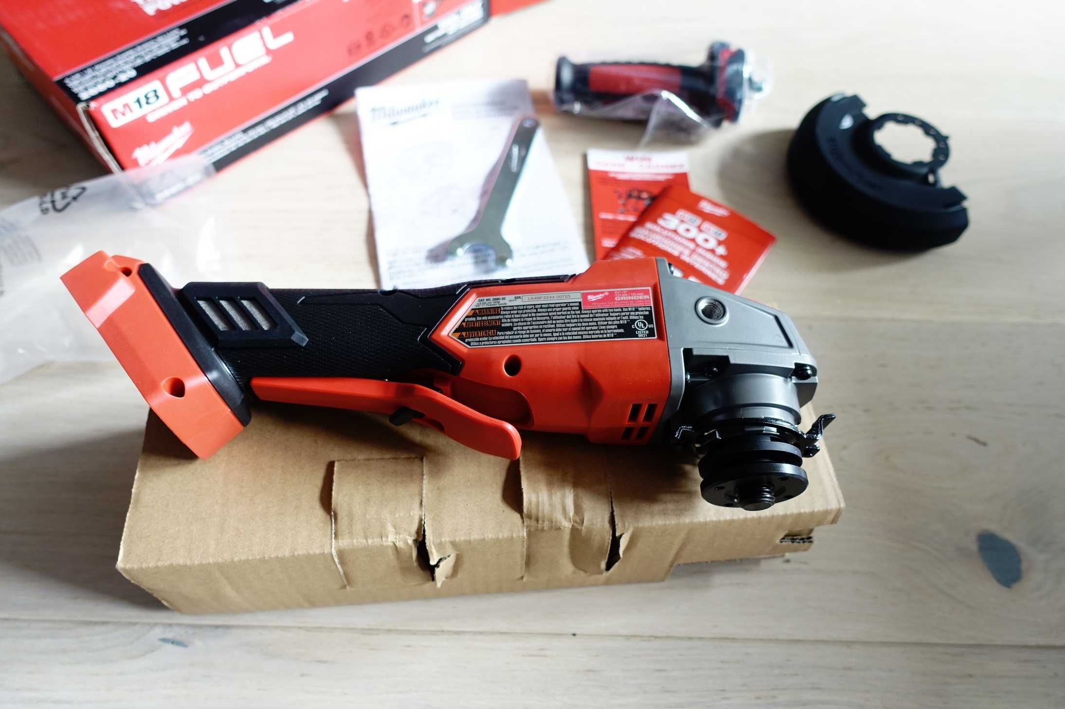 Milwaukee M18™ FUEL™ 115/125mm Szlifierka kątowa FSAGV115XPDB-0.