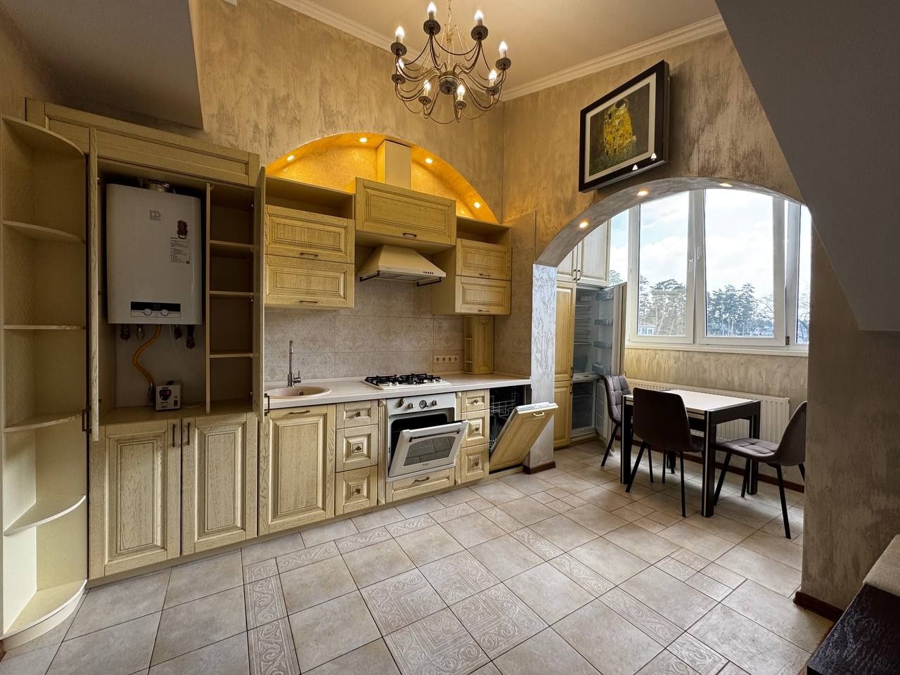 Центральний парк! Велика кухня-студія. 2% податки