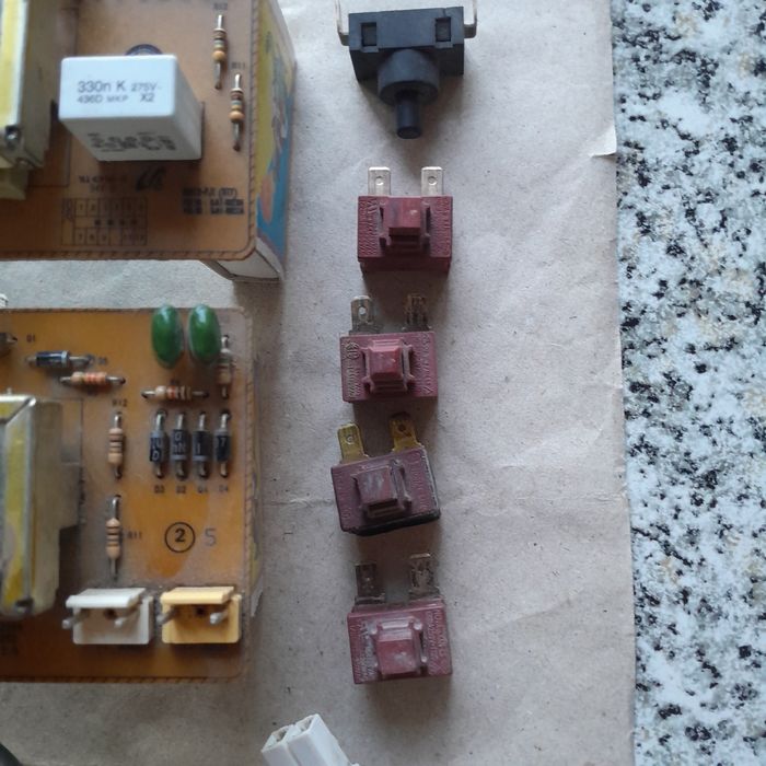 Щётки.Платы.Выключатели.