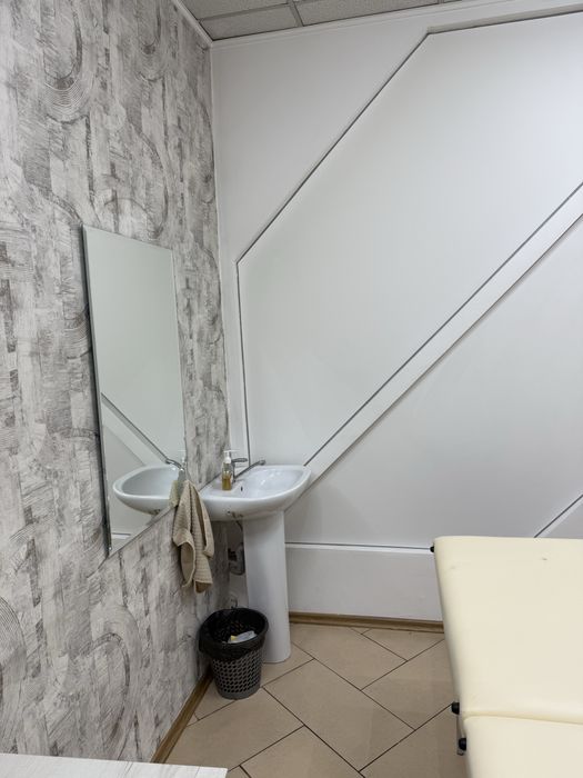 Кабинет бровіста, лешмейкер, майстра депіляціі, манікюра