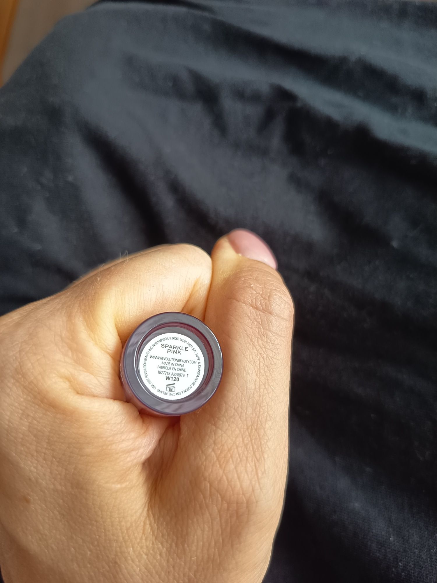Błyszczyk Revolution 1, 4 ml