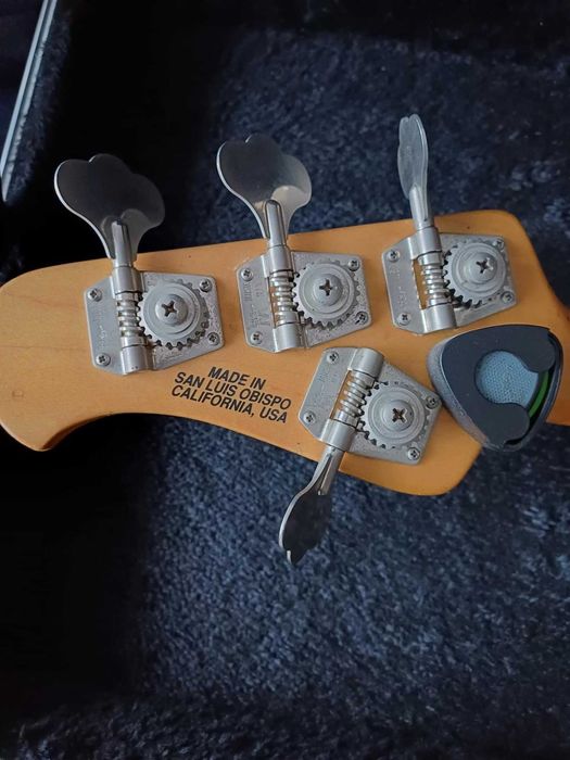 Gitara basowa Music Man Sting Ray