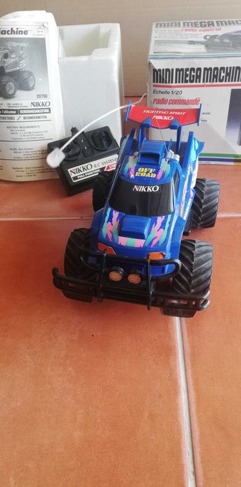 Carro elétrico teleguiado