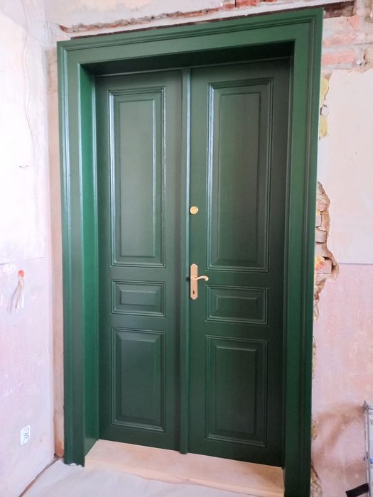 Renowacja/odnawianie/malowanie/tapicerowanie drzwi