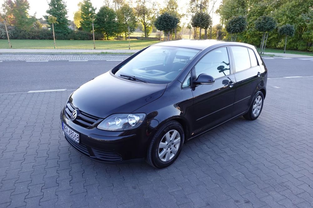 Volkswagen Golf Plus Właściciel pojazdu od 2006 roku. Auto w pełni sprawne. 2x komplet opon