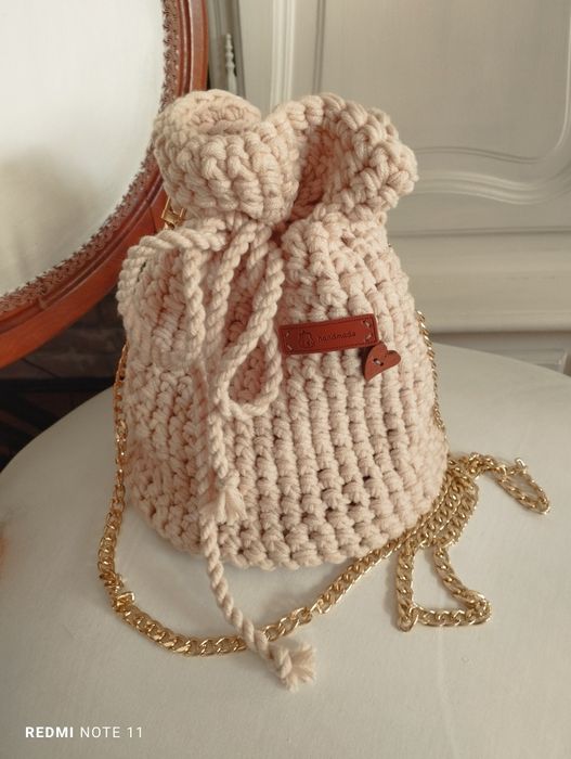 Ręcznie robiona torebka baryłka na szydełku drewniane piękne dno