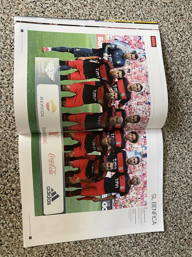 "Livro Oficial do Benfica 2012/2013 - Coleção e Paixão"