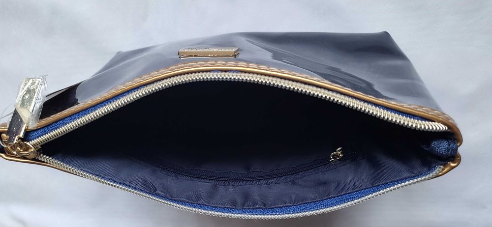 Obszerna kopertówka kosmetyczka Inter vion Intervion metalik prezent