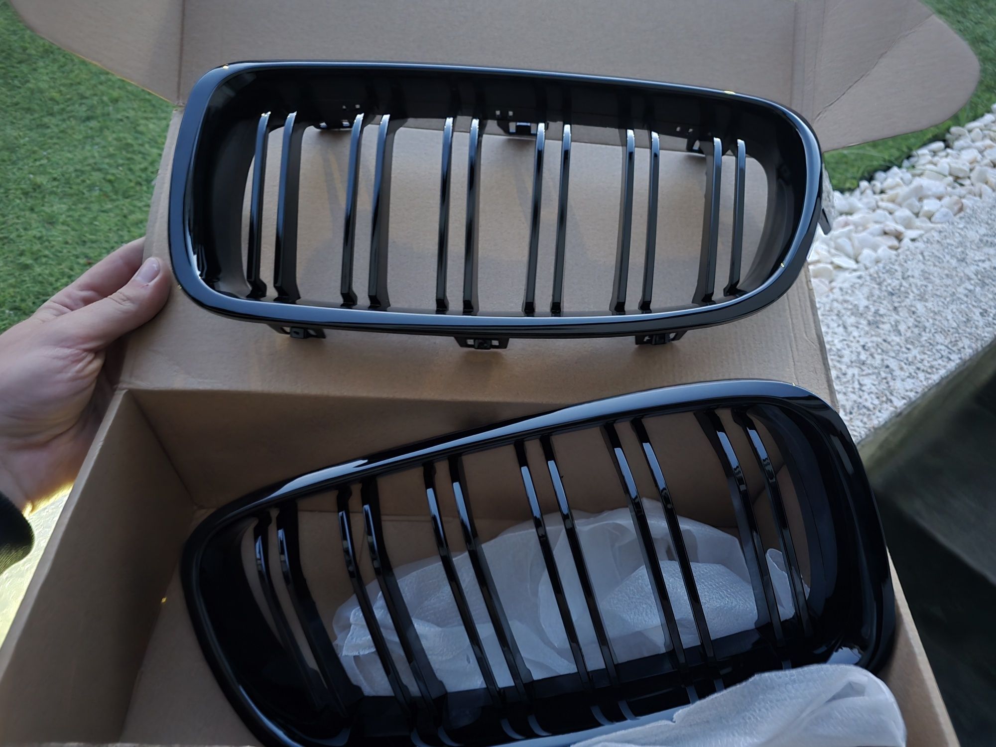 BMW F30 grelhas pretas  novas