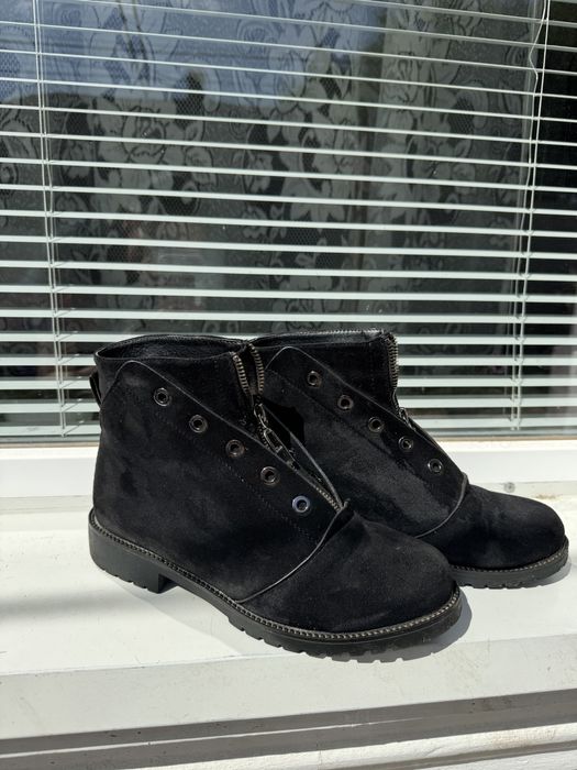 Замшевые тёплые ботинки