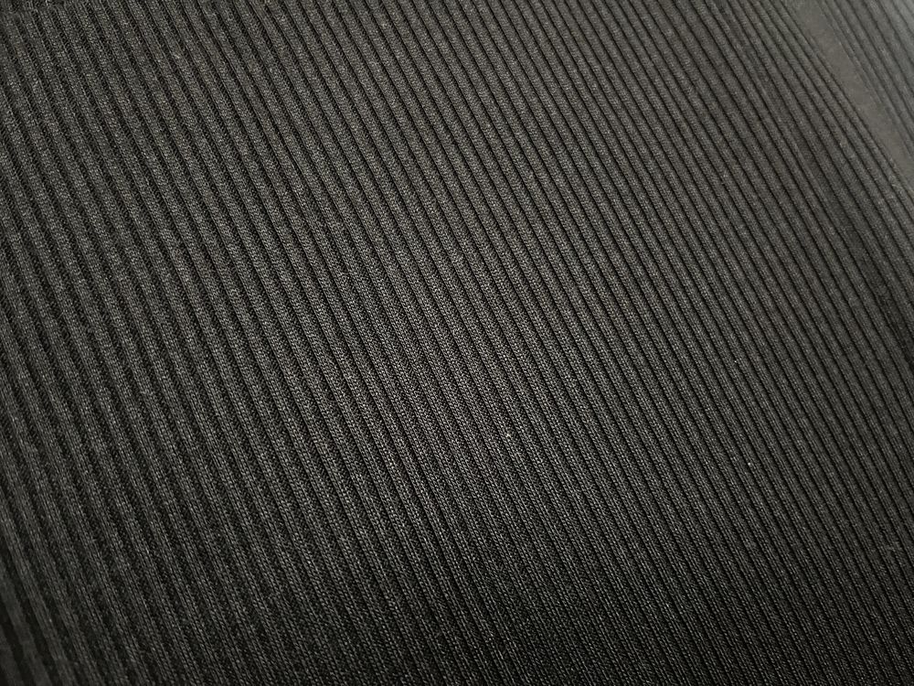 Nowa na mature czarna spódnica klasyka z rozporkiem