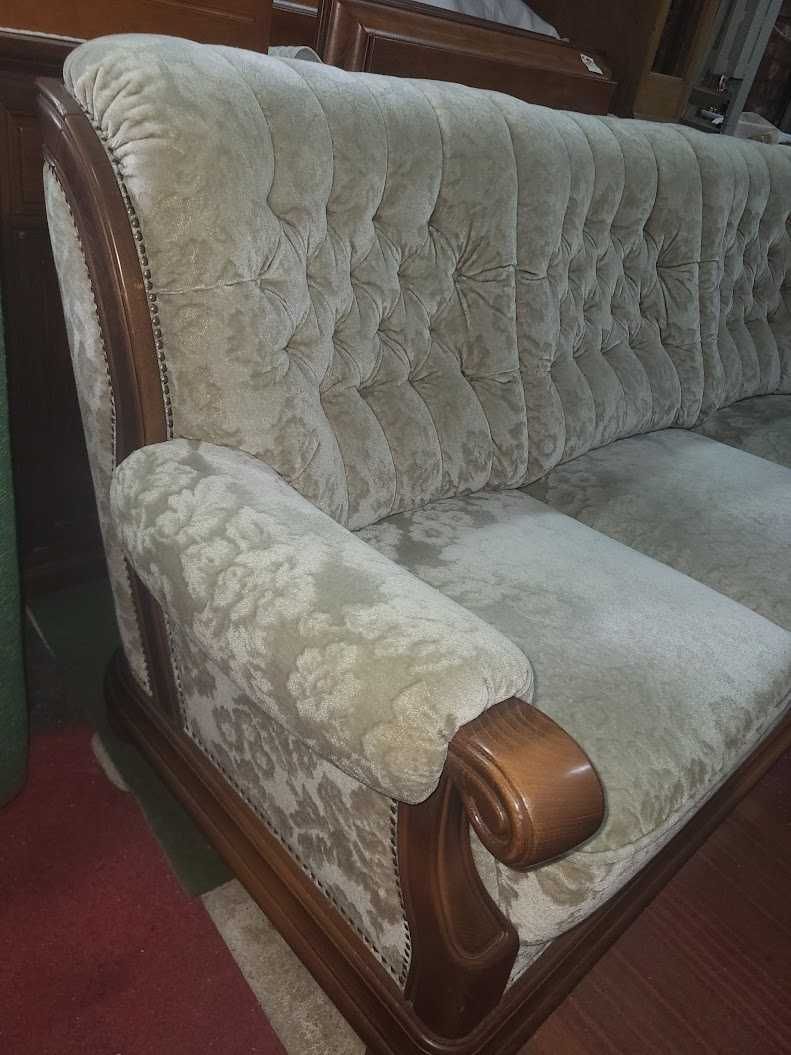 Bardzo ładna sofa stylowa 3 osobowa