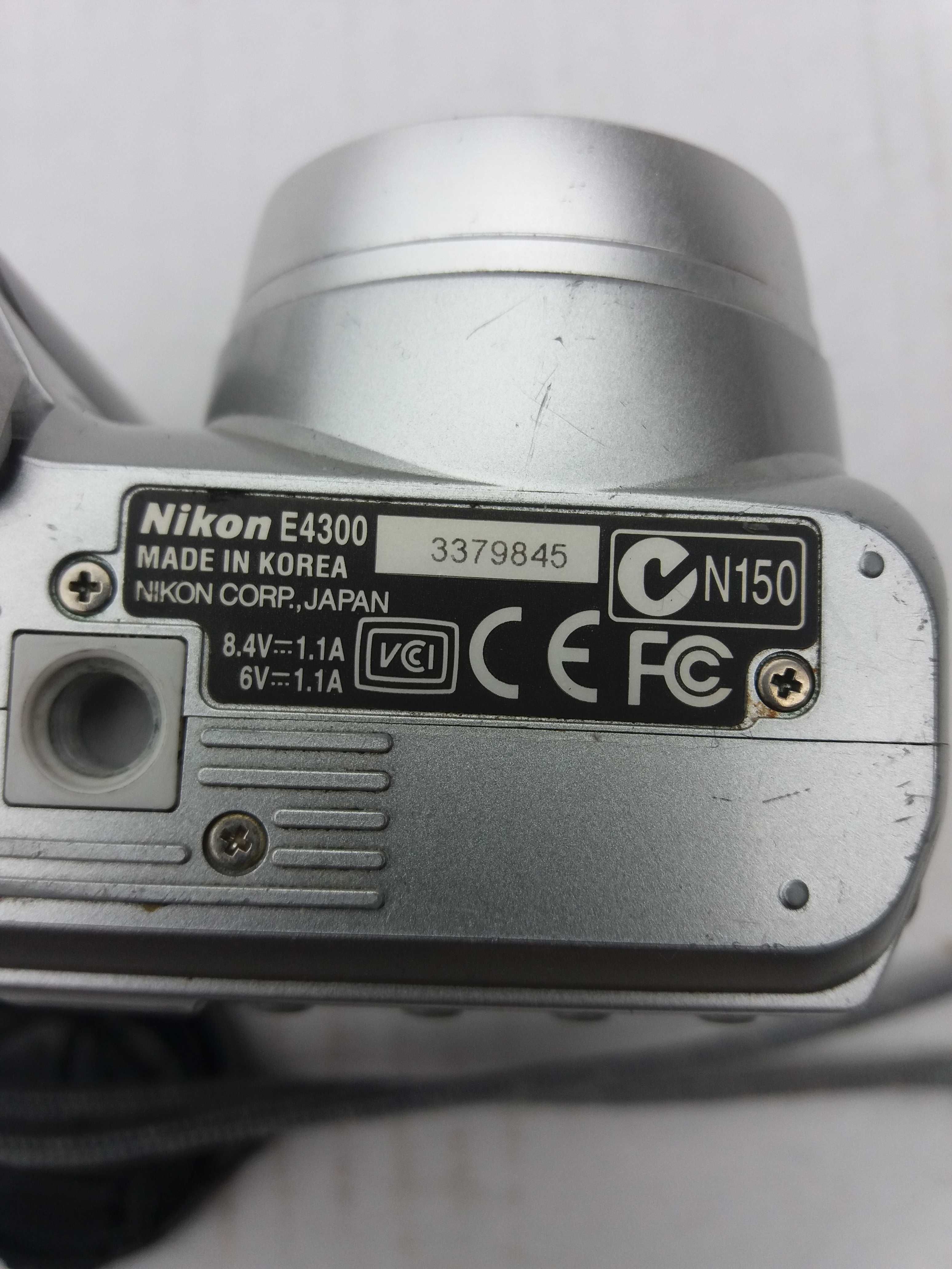 Aparat fotograficzny Nikon colorpix 4300