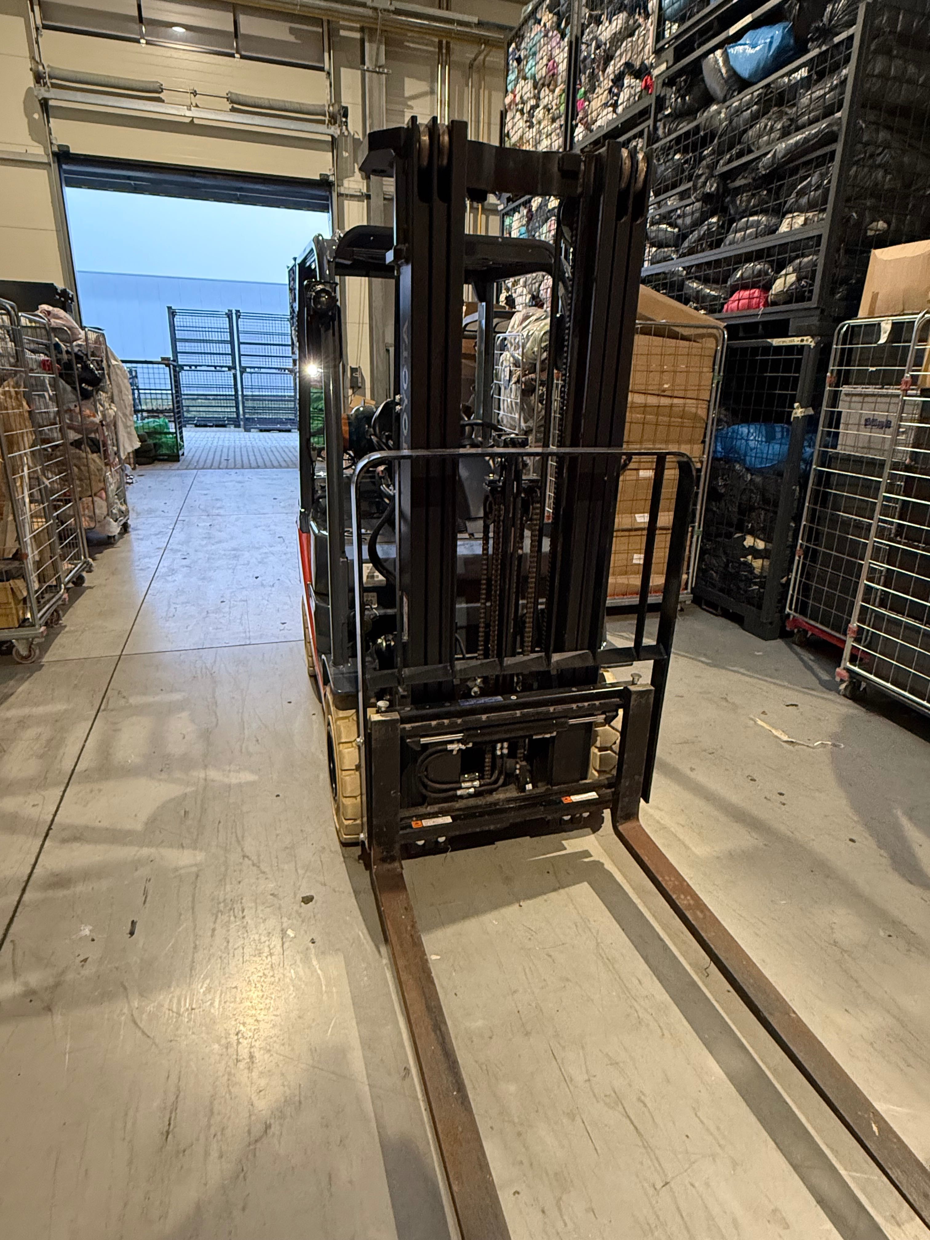 TOYOTA 02-8FGF15 1500kg maszt TRIPLEX FSV 4700mm