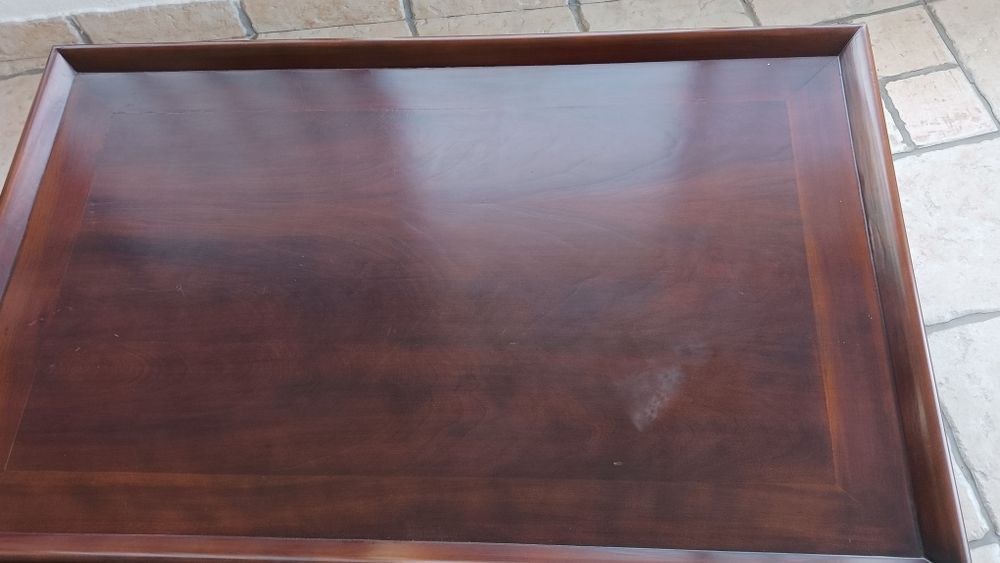 Mesa de dentro sala nova de exposição