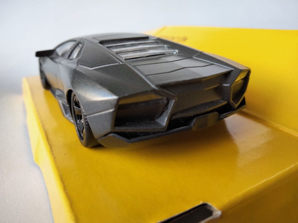 1:43 Lamborghini Reventón (2007)