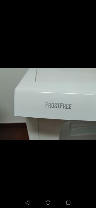 Arca congeladora Electrolux com pequena avaria