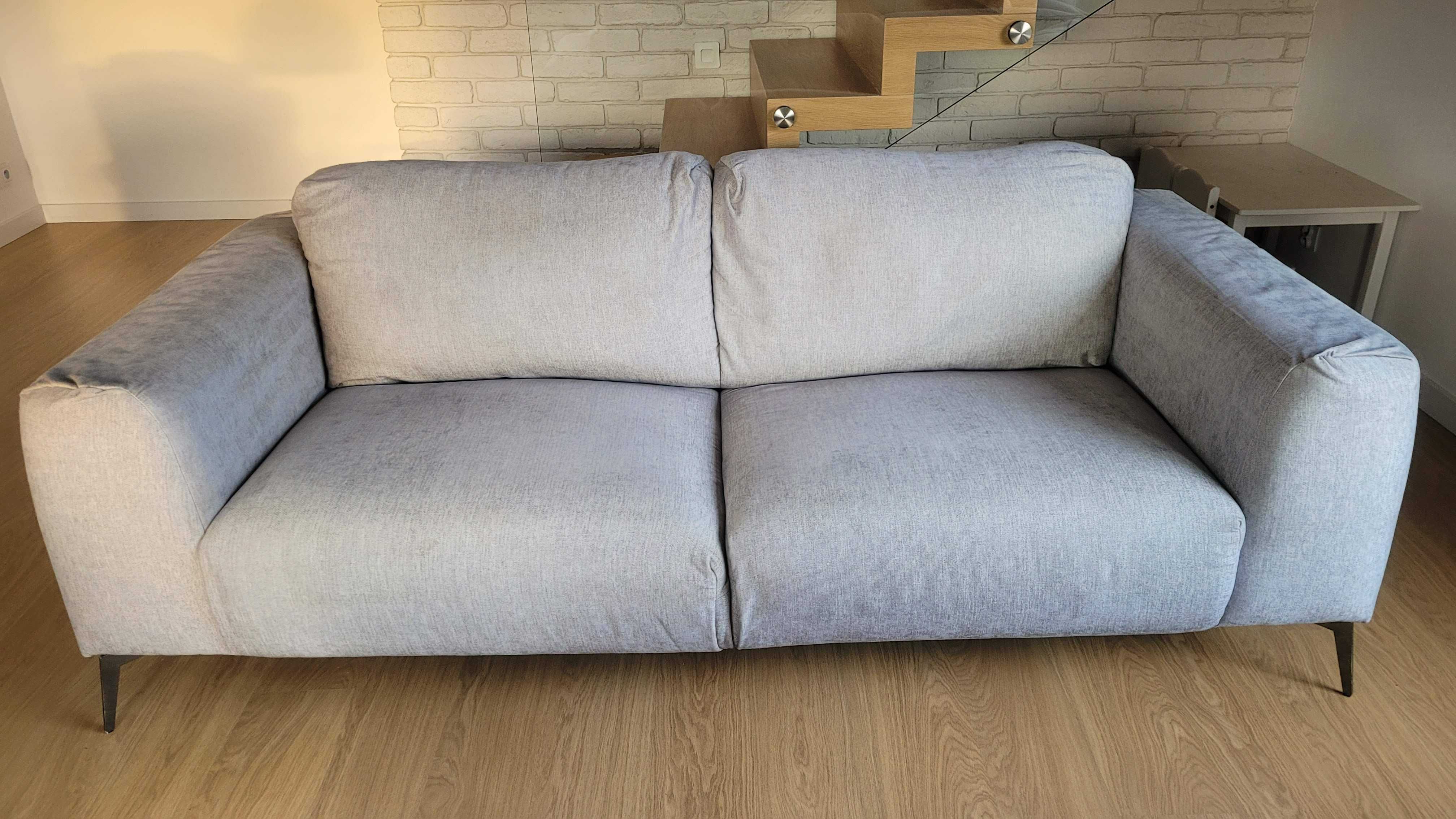 Sofa 3 osobowa Etap Sofa Calvaro + hocker + 2 poduszki