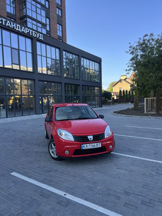 рено sandero 1.4 mpi , газ .