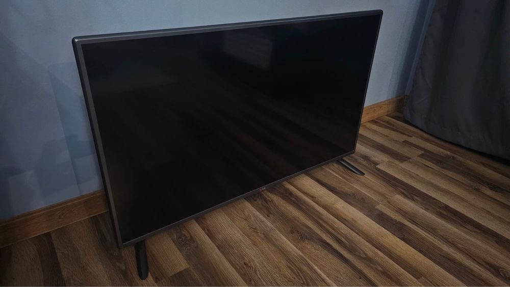 Telewizor LG 42” Full HD - 42LB5610, pilot + kabel, stan bdb