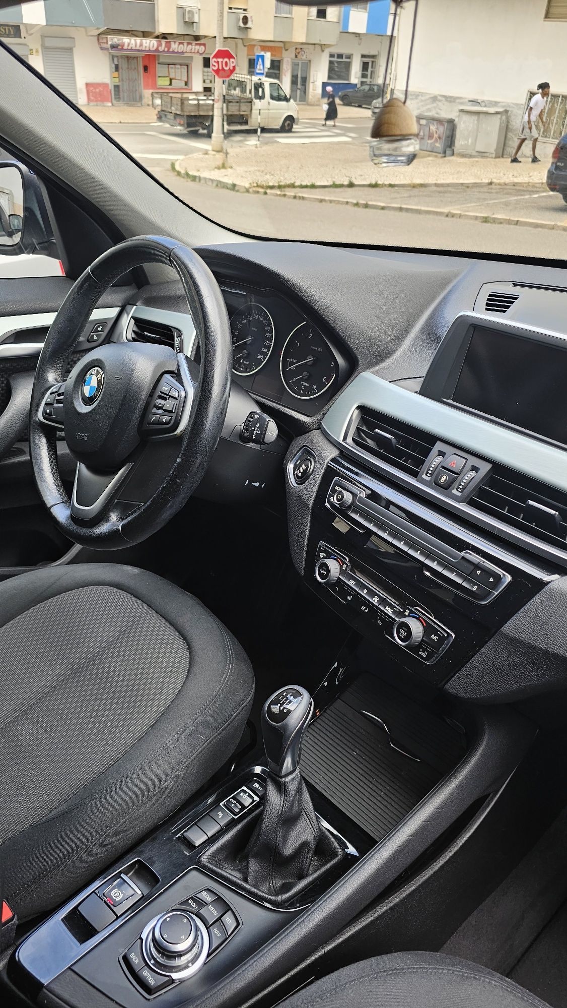 Vendo BMW X1 Sdrive 16d (aceito retoma)