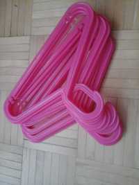 wieszaki plastikowe różowe  10 szt dla dzieci lub dorosłych