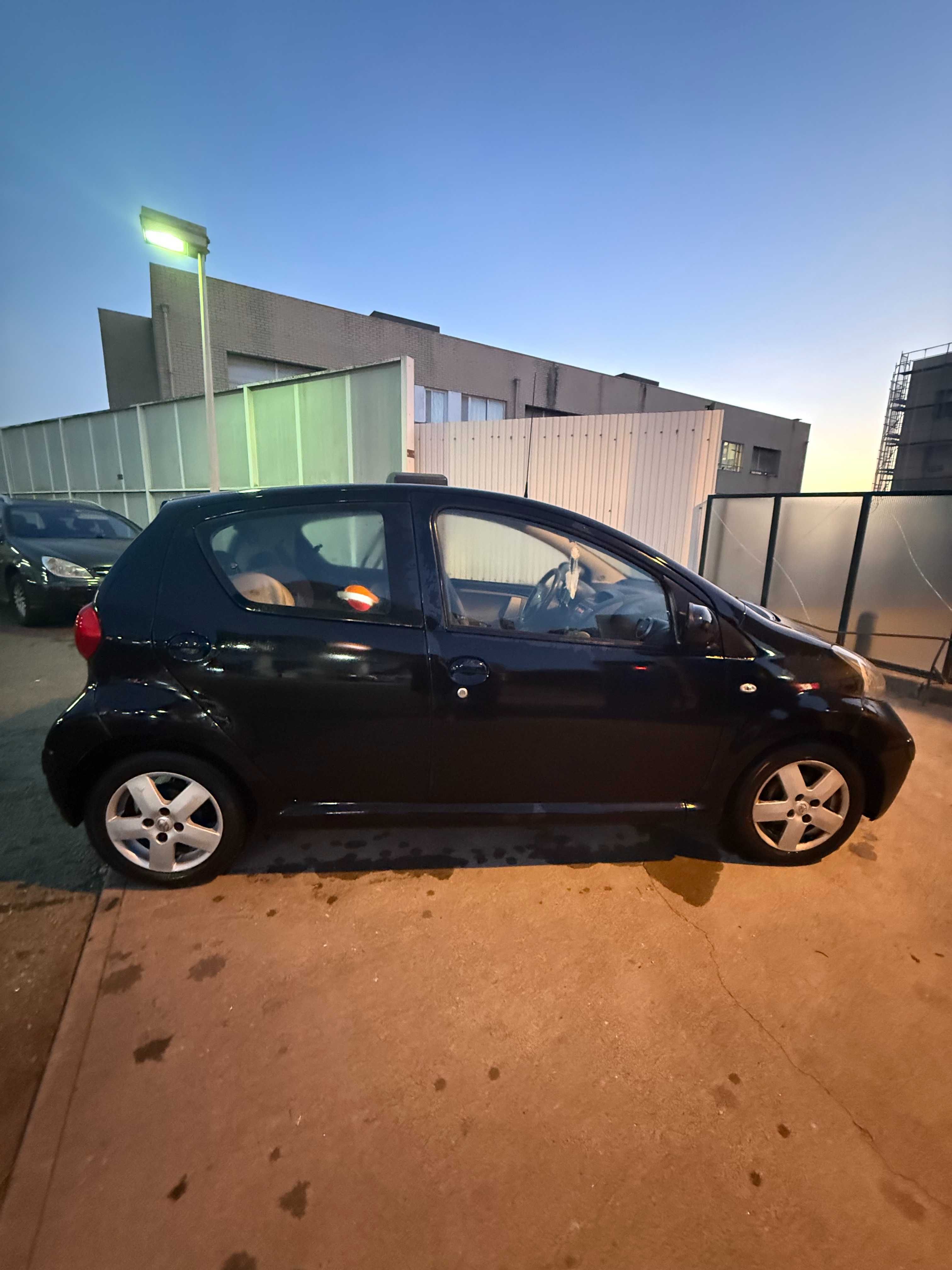 Toyota Aygo 1.0 (68cv) – 5 Portas | Gasolina | Pintura Nova