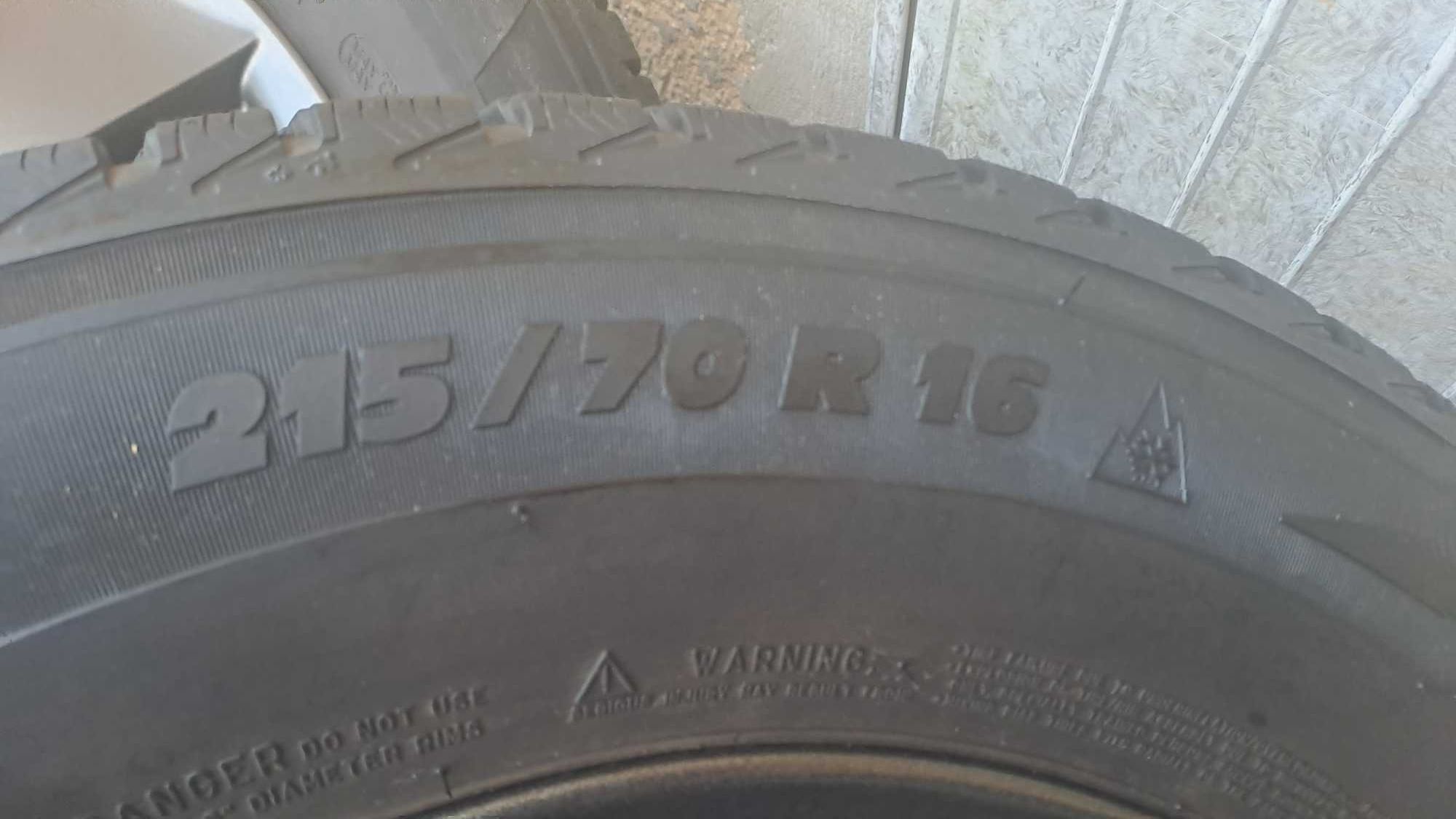 MICHELIN Pełne koła 215/70 R16 alufelgi