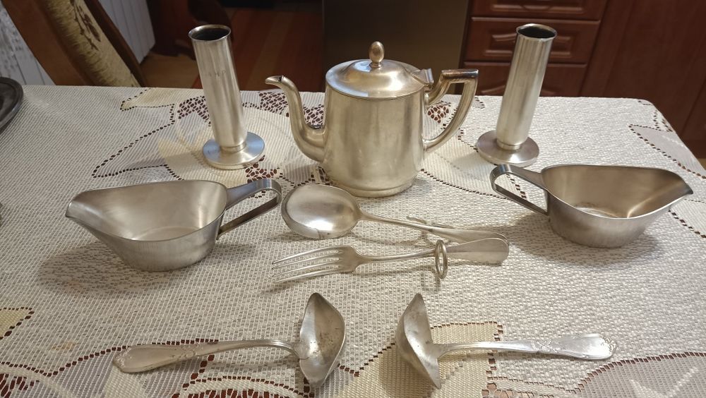 Sprzedam przedmioty widoczne na zdjęciach.