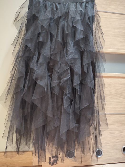 Tiulowa spódnica czarna-nowa